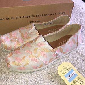 TOMS Classic Shoes, Women’s Size 8.5